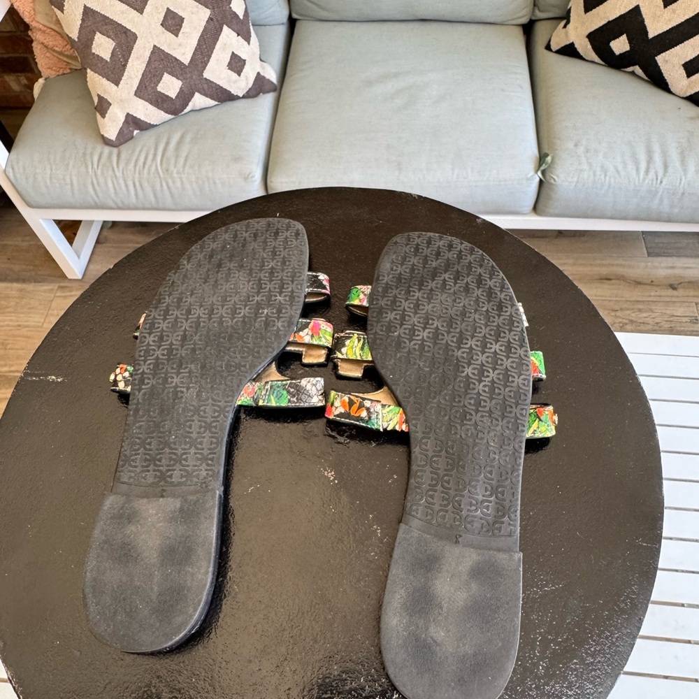 Sam Edelman BAY Black Croc Slide Sandals with Multicolor Logo Cutout - 8 - Picture 2 of 4
